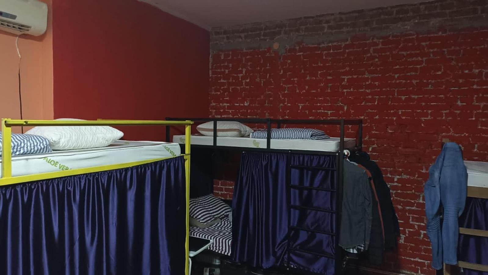 פרישטינה Newborn Center Hostel All Day Free Coffee מראה חיצוני תמונה