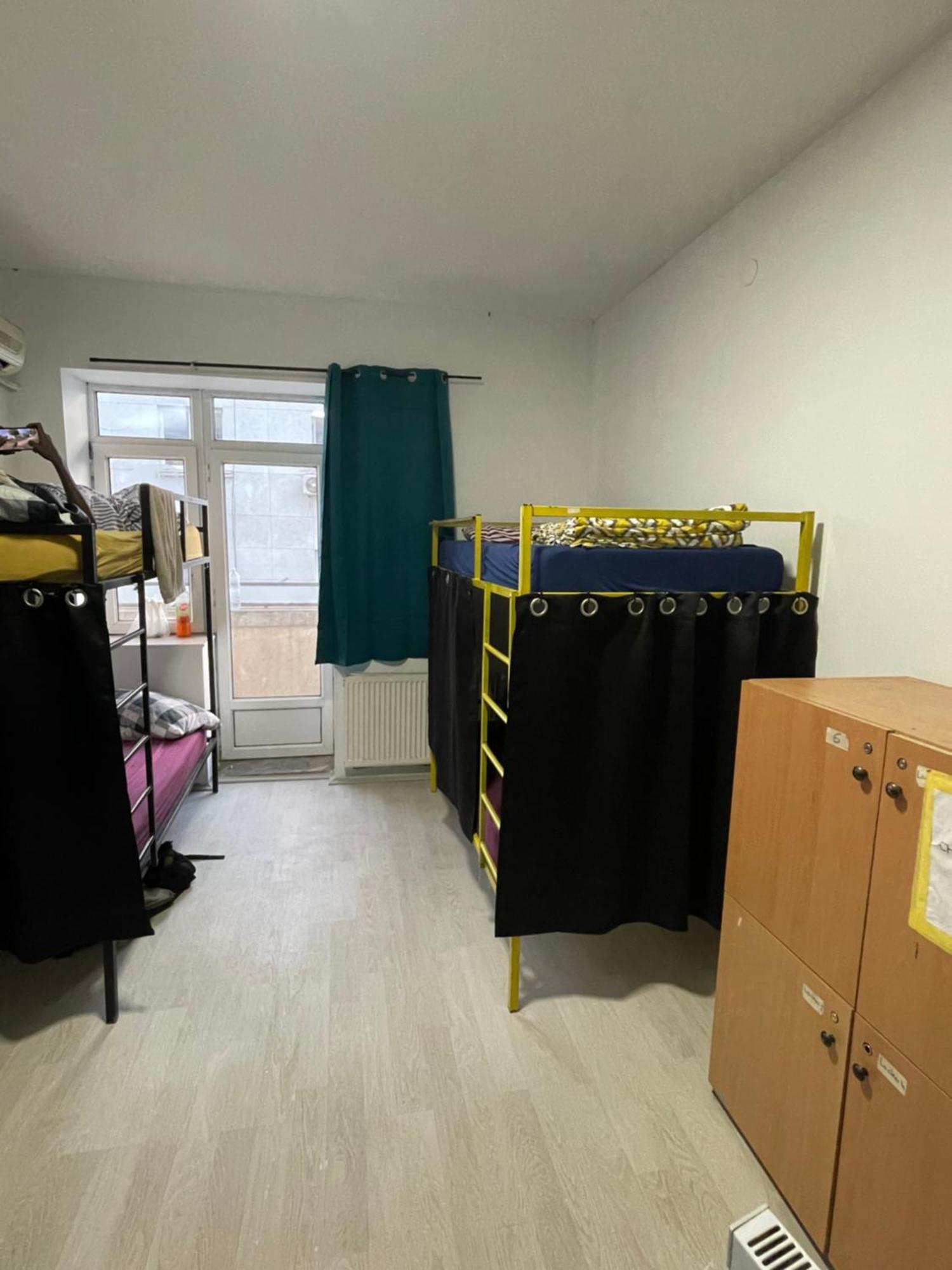 פרישטינה Newborn Center Hostel All Day Free Coffee מראה חיצוני תמונה