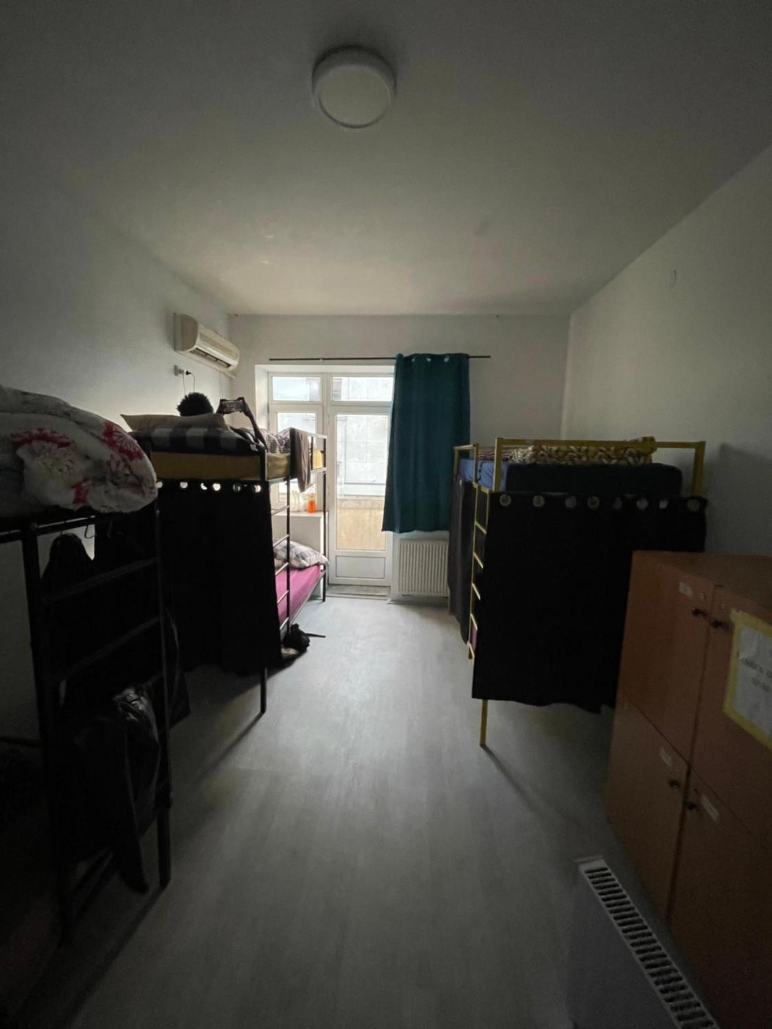 פרישטינה Newborn Center Hostel All Day Free Coffee מראה חיצוני תמונה